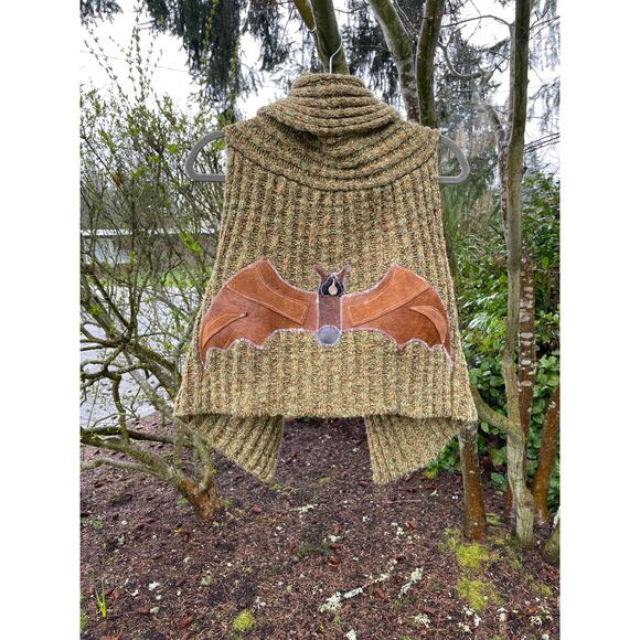 Medium Bat Upcycled Knit Vest Grunge Unique Cottagecore Indie - Picture 6 of 9